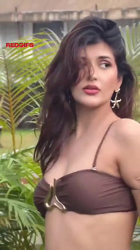 SHRADDHA TIWARI SEDUCTIVE AND HOT SEXY LOOKS YUMM 2