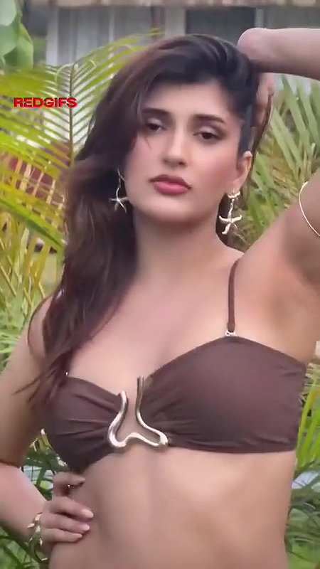 SHRADDHA TIWARI SEDUCTIVE AND HOT SEXY LOOKS YUMM 2
