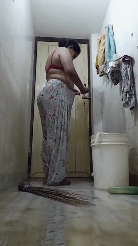 Aunty Nude Captured Before Bath 2