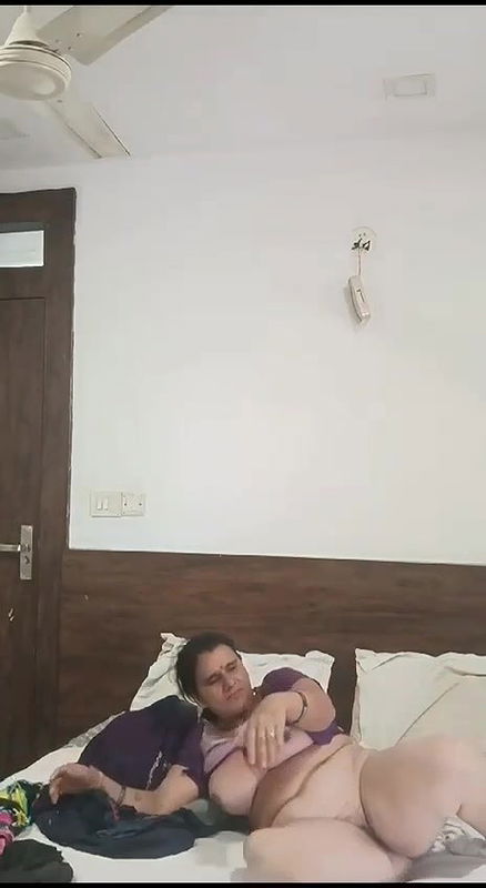 Milf Bhabhi Fucking Different Positions With Lover In Hotel 2