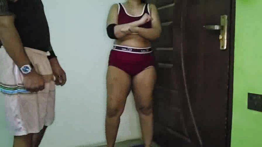 Gym Bhabhi Fucked Trainer at Home workout 2
