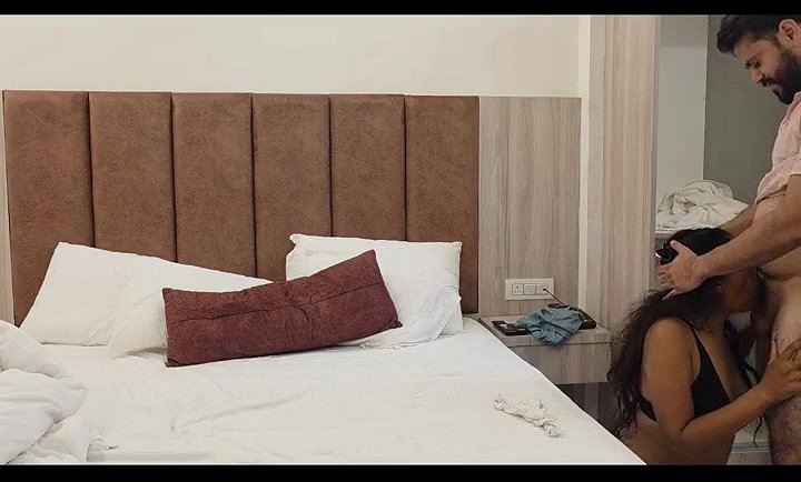 Desi Babe in Hotel Room Wid Fucking n Loud Moans 2