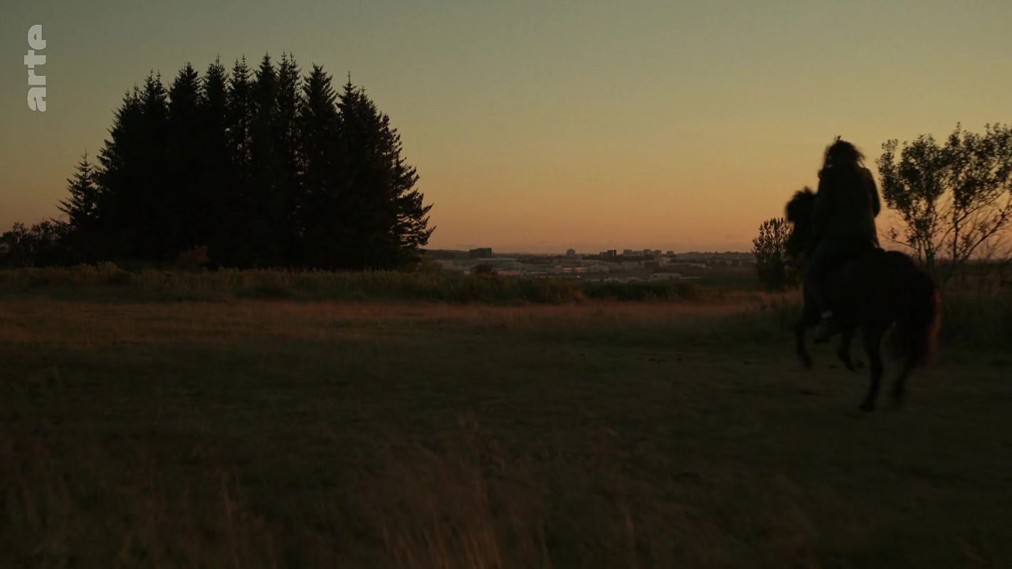 Vivian Olafsdottir – Reykjavik 112 S01E01 (2025) HD 1080p 2