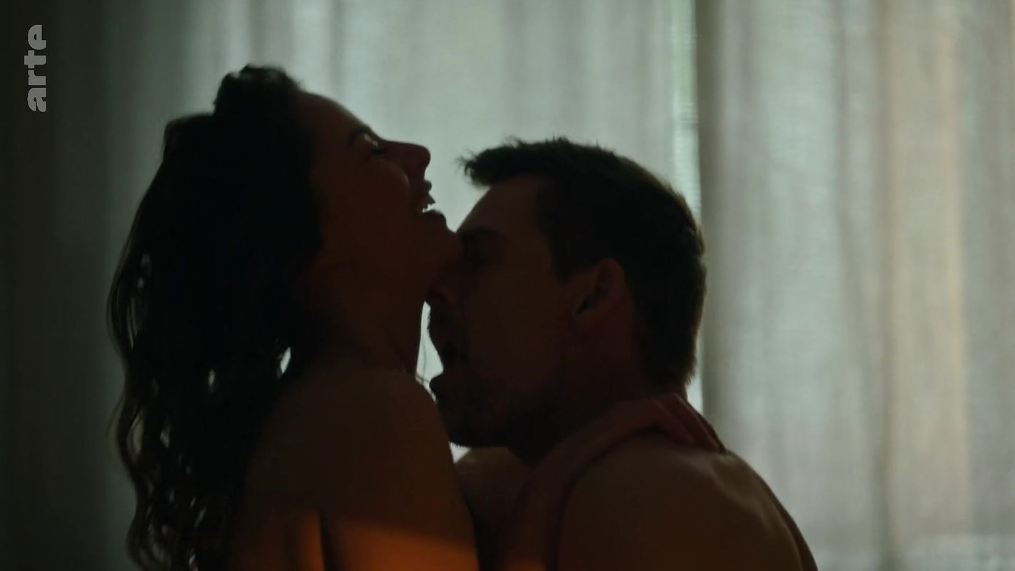 Vivian Olafsdottir – Reykjavik 112 S01E01 (2025) HD 1080p 2