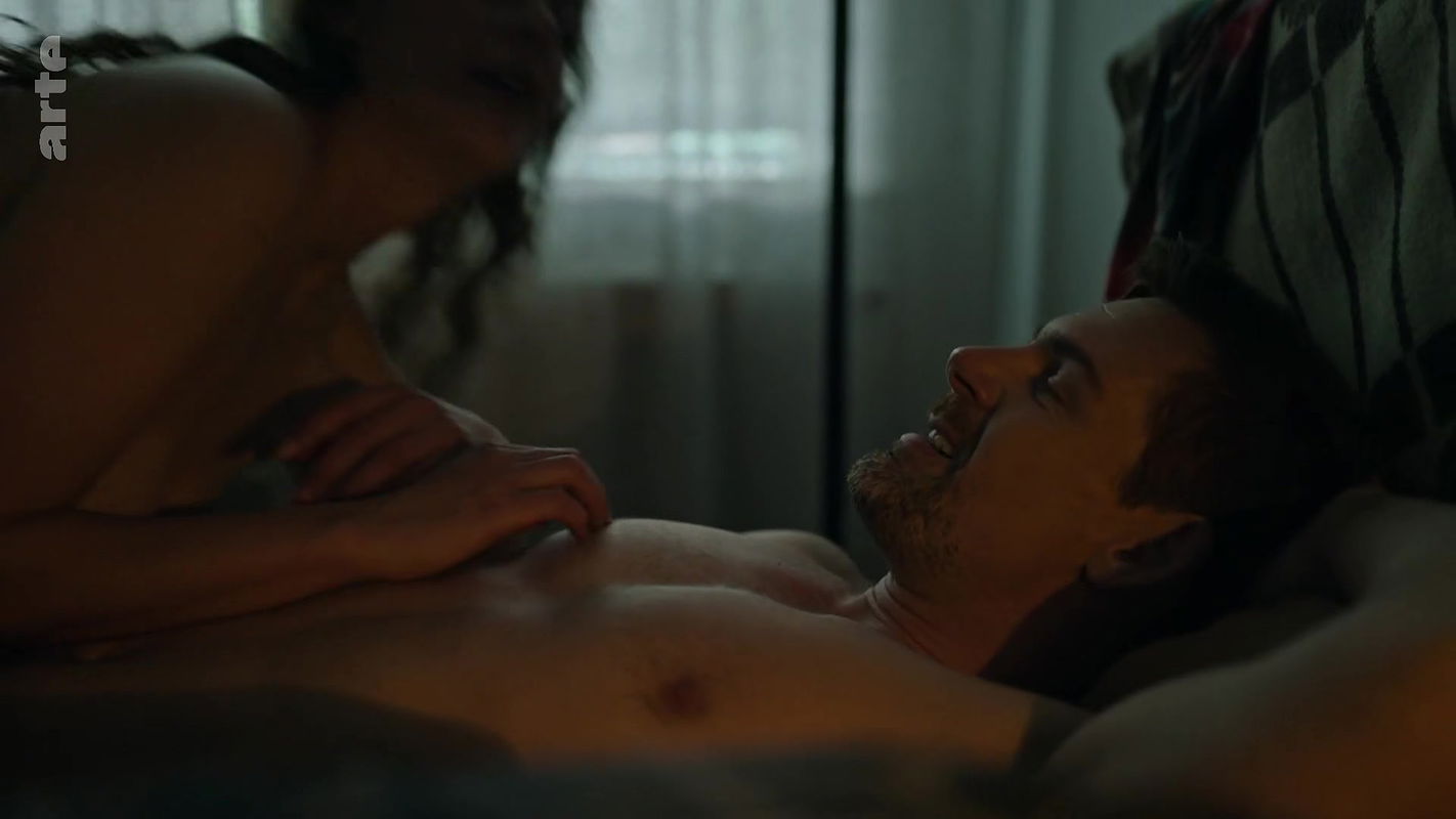 Vivian Olafsdottir – Reykjavik 112 S01E01 (2025) HD 1080p 2