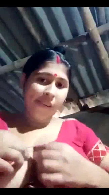 Cute Village Bhabi Showing Big Tanker and Pussy on Cam 2
