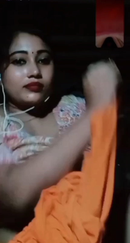 Desi girl showing her boobs and pussy on video call 2