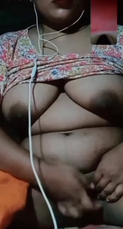Desi girl showing her boobs and pussy on video call 2