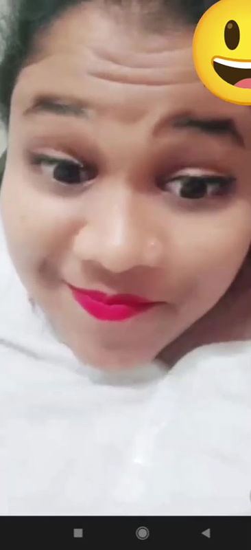 Horny bhabi showing her dark nipple 2