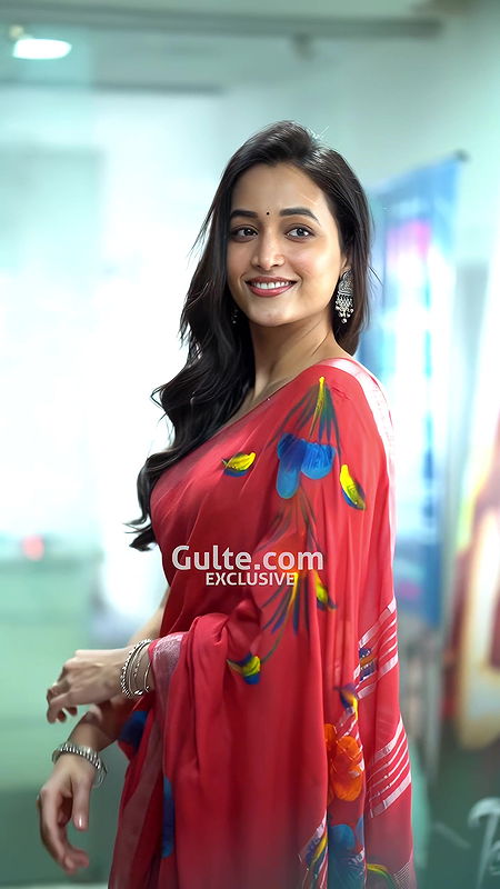 SRINIDHI SHETTY GORGEOUS SEDUCTIVE IN RED SAREE UUFFF HQ VIDEO 2