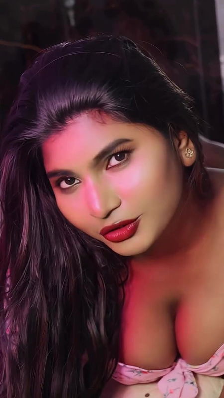 STEPHINA ALEX SEXY GF MATERIAL AMPLE CLEAVAGE VIEW UUFFF 2