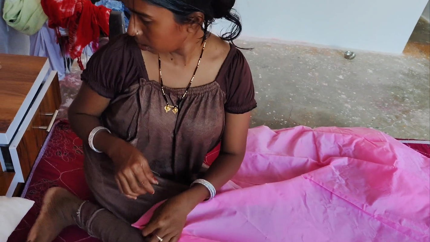 Bhai Ne Aapne Bahan Ko New Sadi Dilai, Bahan Ne Khush Hokar Aapne Chhote Bhai Se Aapni Gand Marva Li – Brother & Sister Sex- Hin