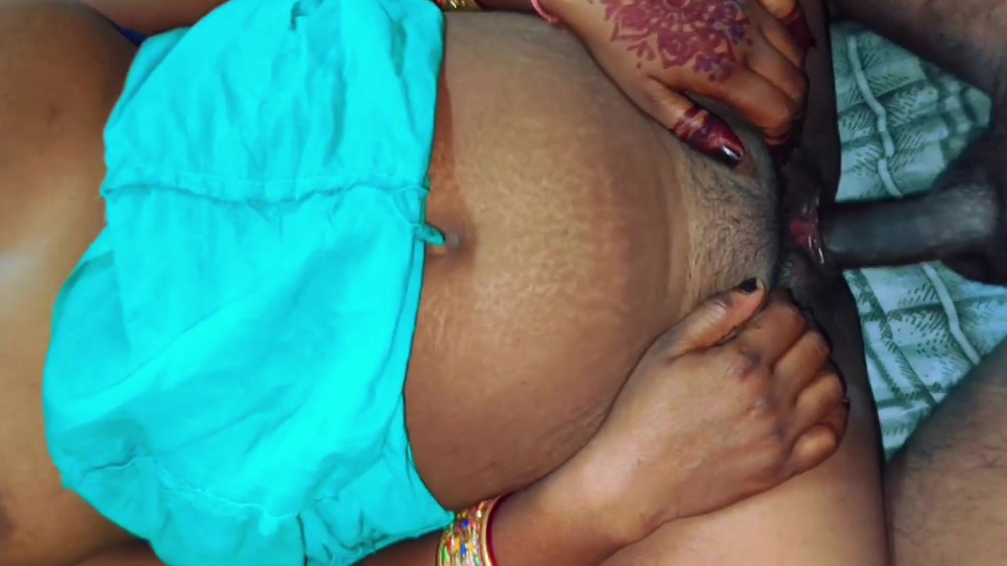 The Stepbrother-in-law Put His Hand in the Smooth Pussy of the Stepsister-in-law and Took Out the Cream. the Stepfather Fucked T