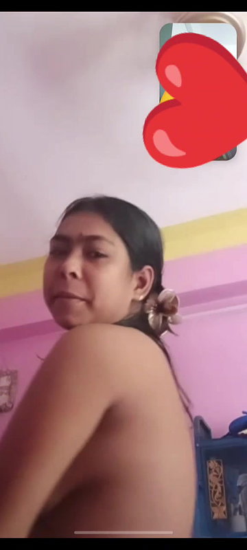 Bhabi naked full strip dress to show her hubby in vc