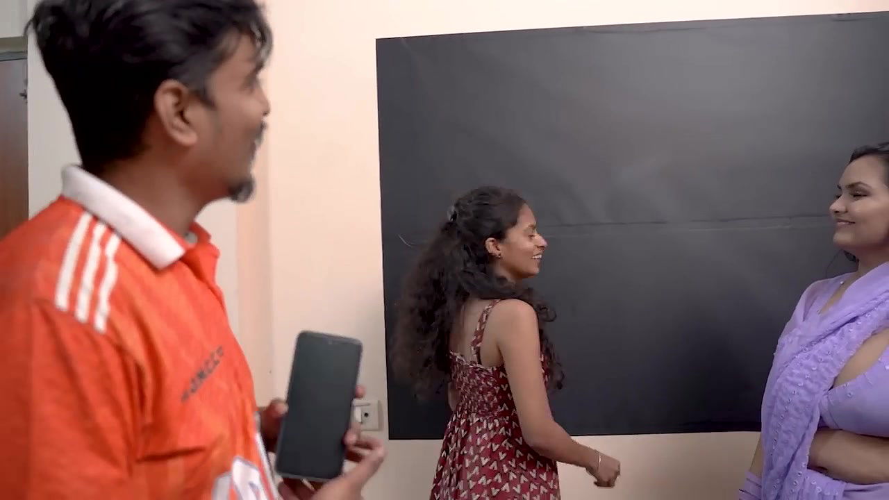 Booby Srishti Banerjee Huge Boobs Show Scene Making