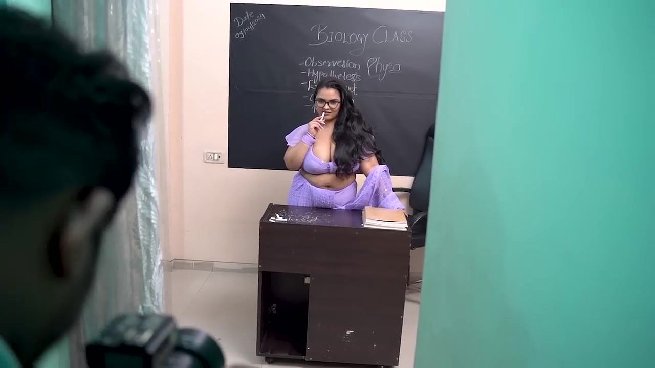 Booby Srishti Banerjee Huge Boobs Show Scene Making