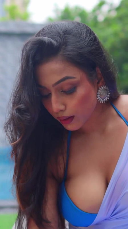 TANVI PRIYANKA PAL MESMERIZING MELONS CLEAVAGE IN SAREE TEASE UUFFF