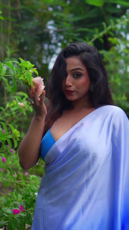 TANVI PRIYANKA PAL MESMERIZING MELONS CLEAVAGE IN SAREE TEASE UUFFF
