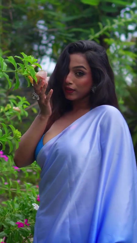 TANVI PRIYANKA PAL MESMERIZING MELONS CLEAVAGE IN SAREE TEASE UUFFF