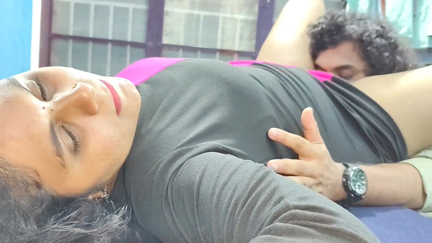 Lady Boss and Male Staff Hot Fuck in Office Room to Convincing Boss