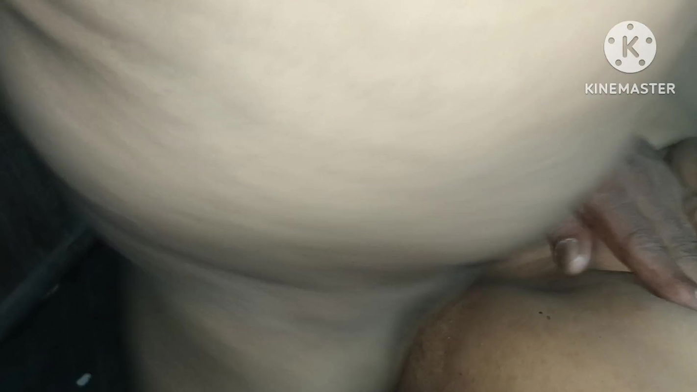 Desi girlfriend ki chut Chati