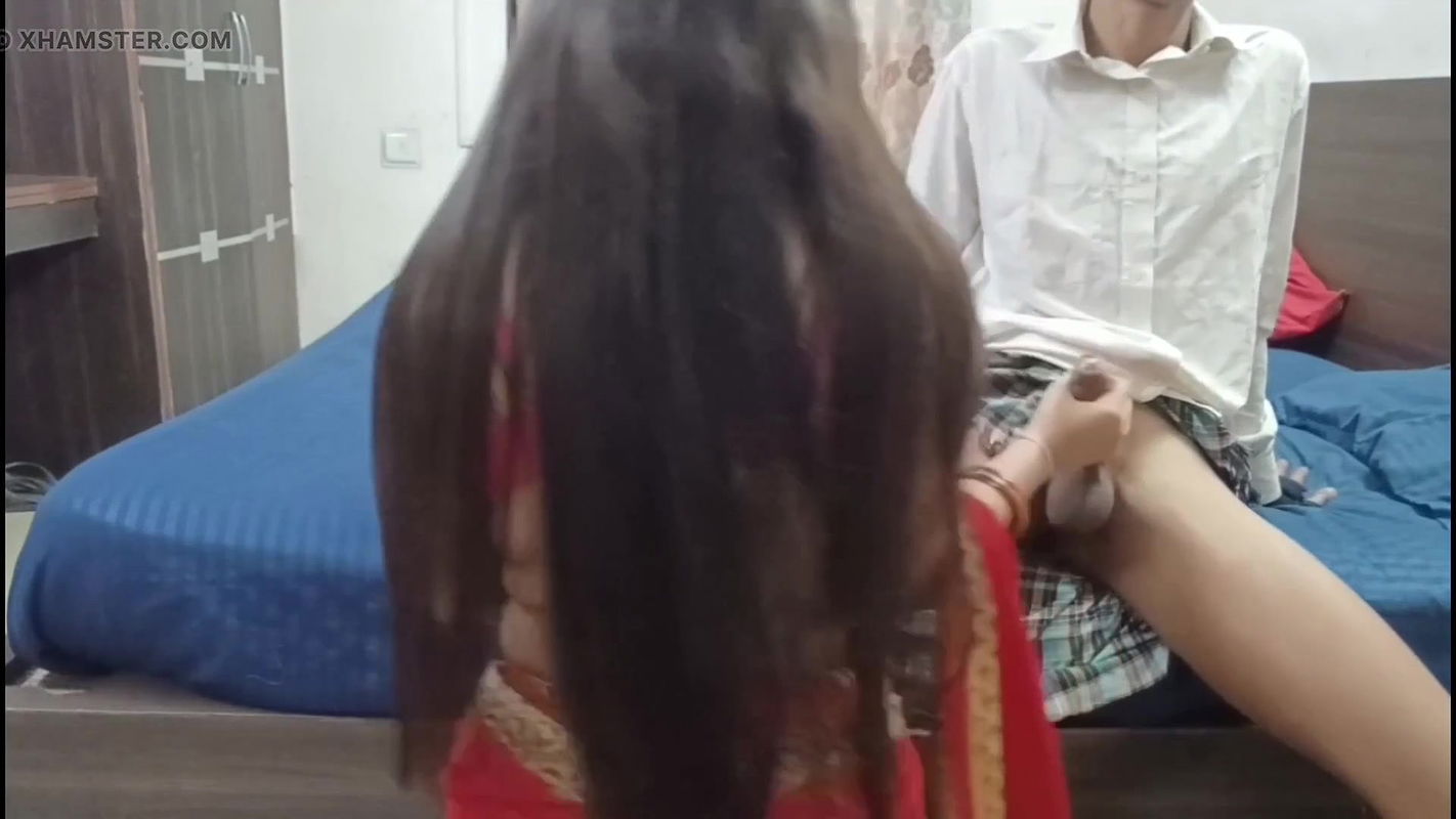 Bahu and Sasur Ke Najayas Sambandh Father-in-law & Daughter-in-law alone in The Room Nuude of Step Son Wife