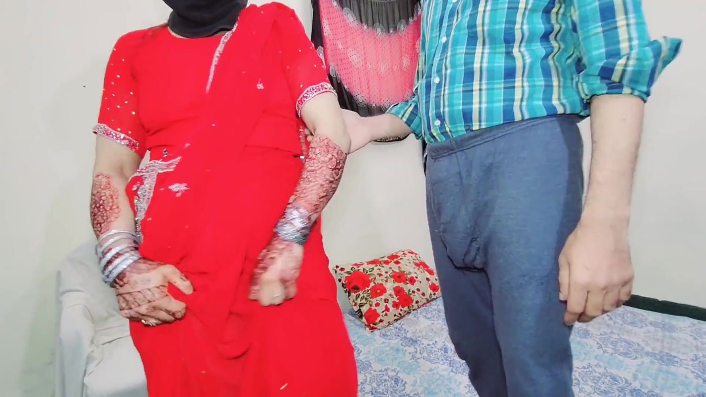 Desi Busty Bhabhi Wearing Saree Standing Anal Fuck