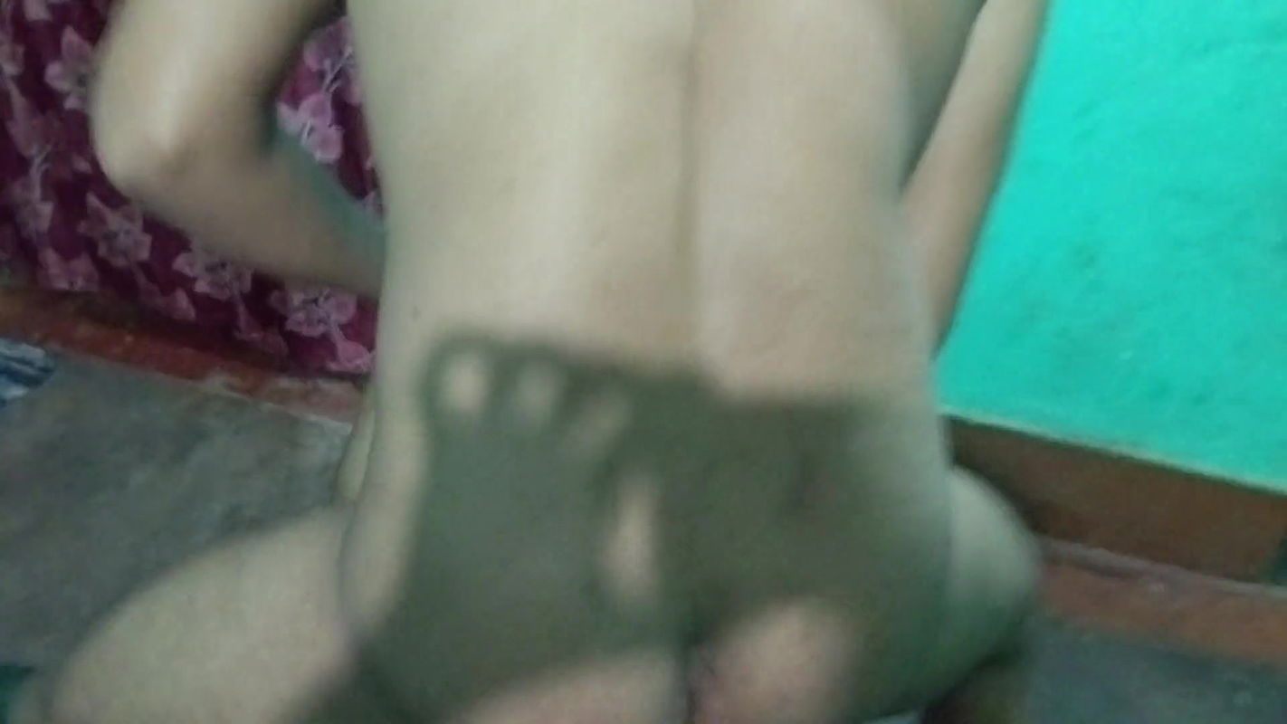 Bhabhi devar sex video, Tight Pussy Desi Bhabhi in saree fucked hard by devar in hindi audio