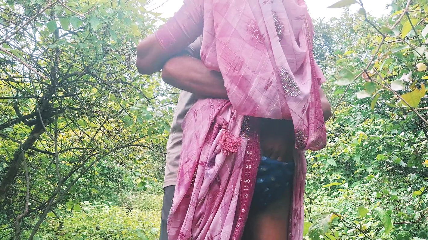 Bhabhi Devar Ne Le Jungle Mein Bahut Maja Bhabhi Ko Pele Diya
