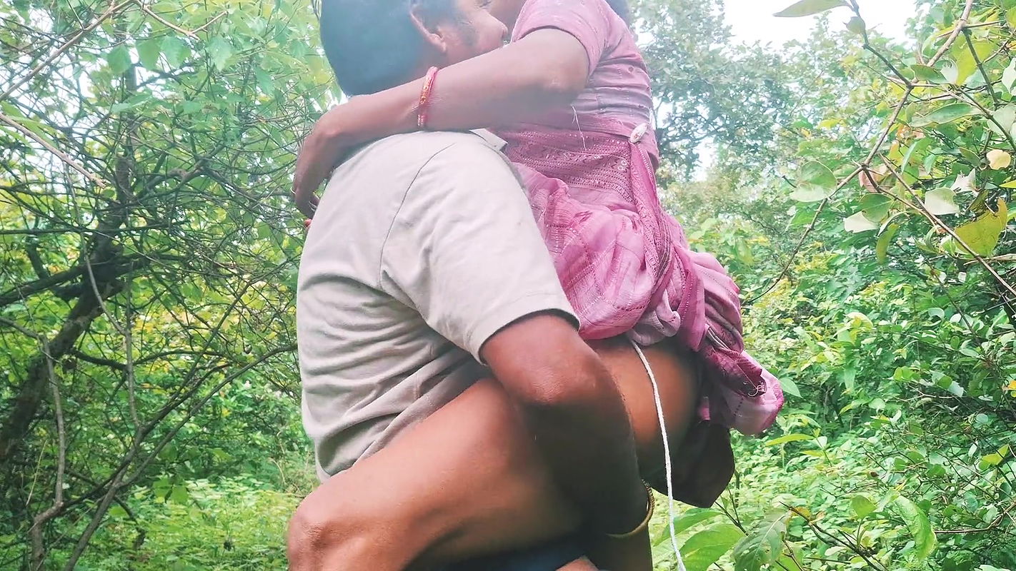 Bhabhi Devar Ne Le Jungle Mein Bahut Maja Bhabhi Ko Pele Diya