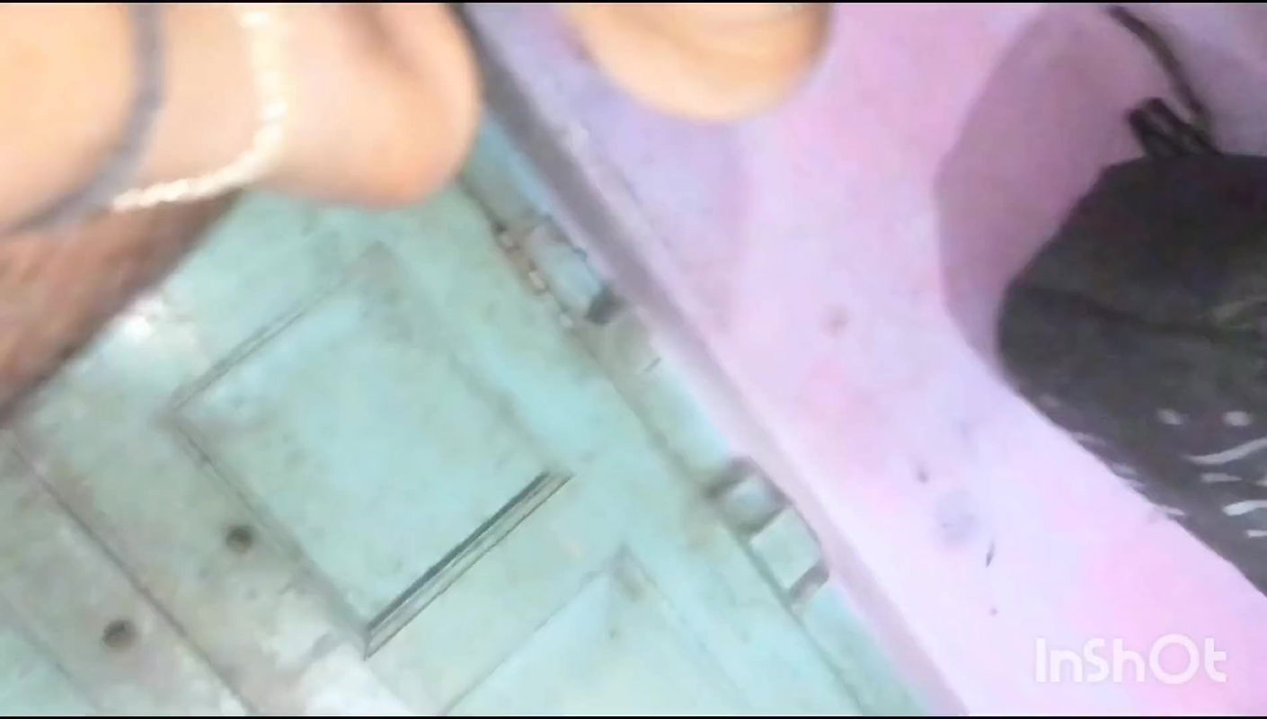 BIHARI PUJA BHABHI DOGY STYLE ME CHUDWATI HUI