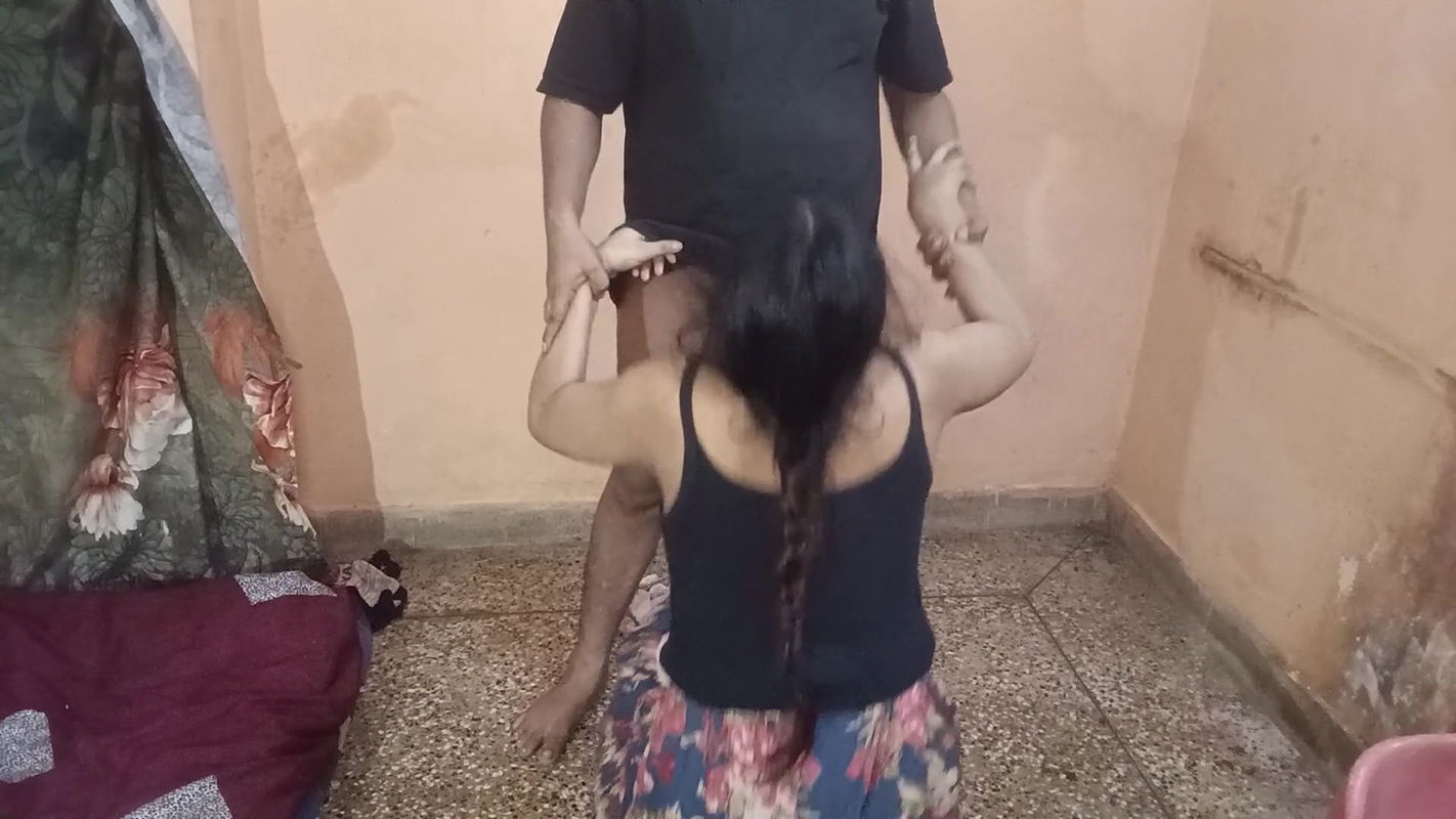 A hot wife sharing with friends sex video Hindi