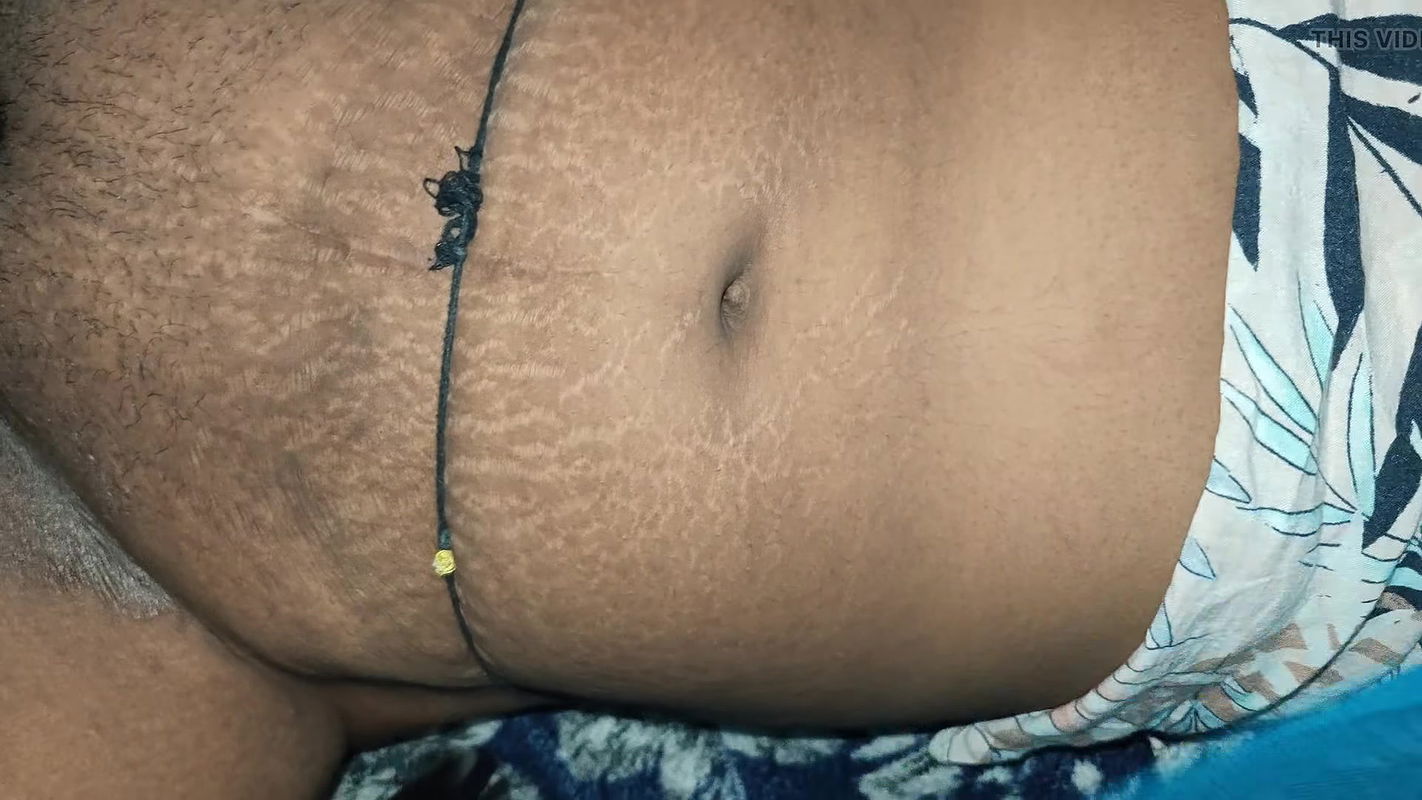 Desi hot aunty ko aadhi raat ko plang thod chudai kii