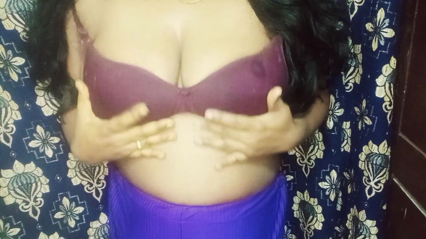 Beautiful student girl daya with posh body and hungry pussy