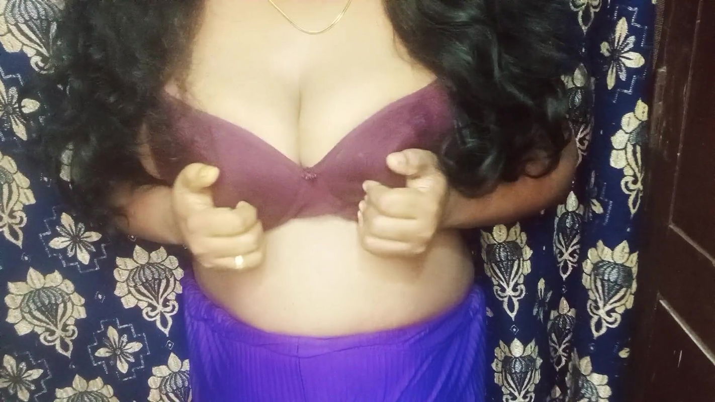 Beautiful student girl daya with posh body and hungry pussy