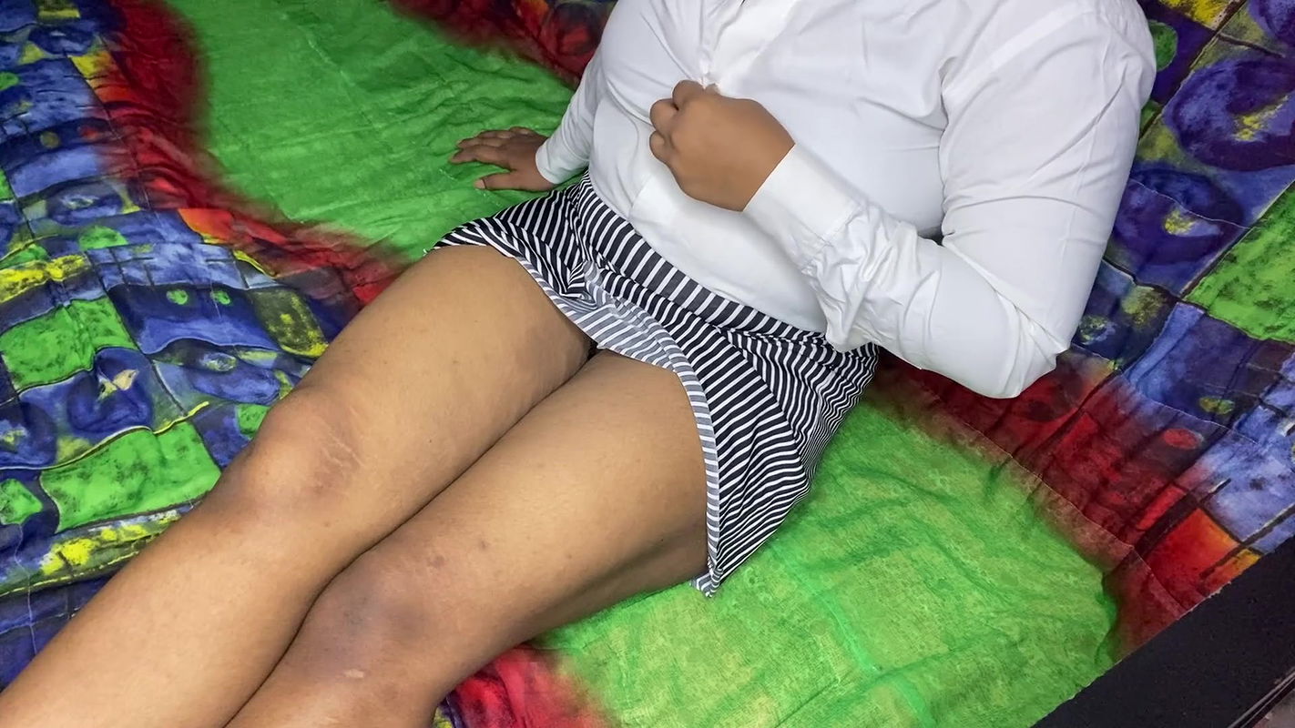 Indian Bhabhi Fuck Her Pussy by a Finger