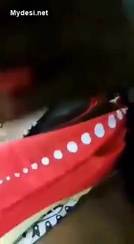 Desi sexy aunty open her sare