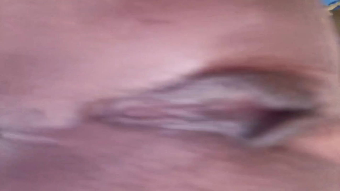 My girlfriend sent me a fingering video