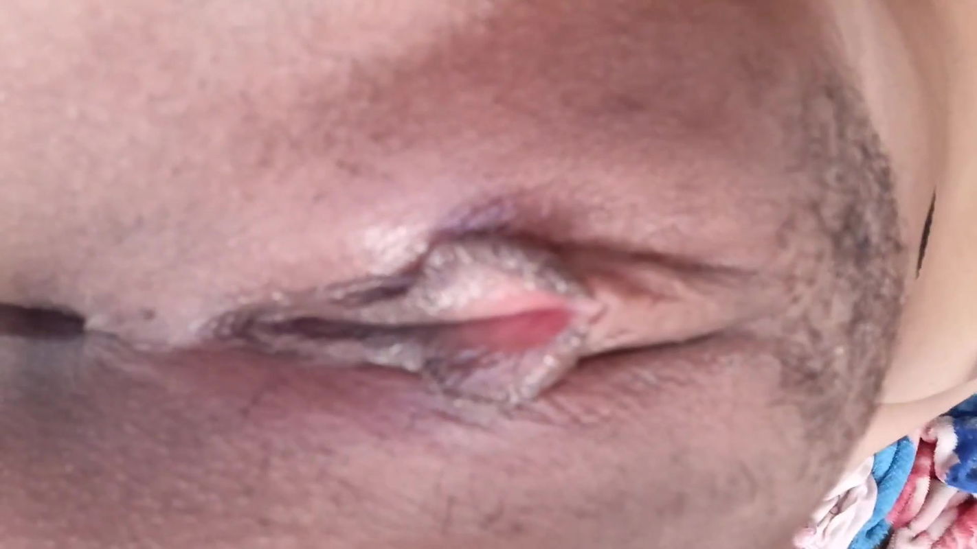 My girlfriend sent me a fingering video