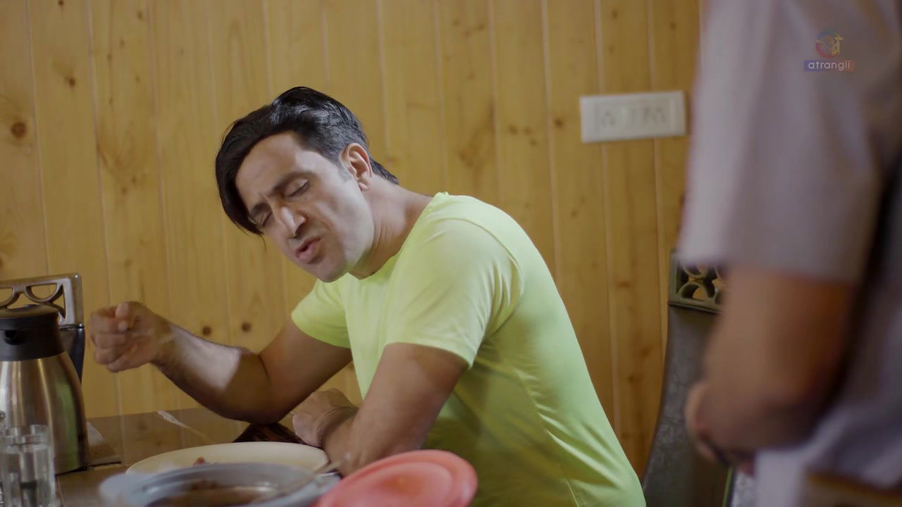 Nishabd Chef 2025 720p HEVC HDRip Atrangii Short Film