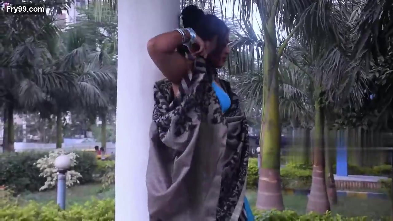 Hot Saree Fashion in Blue Bra & Black Saree ~ Nandini Chaterjee