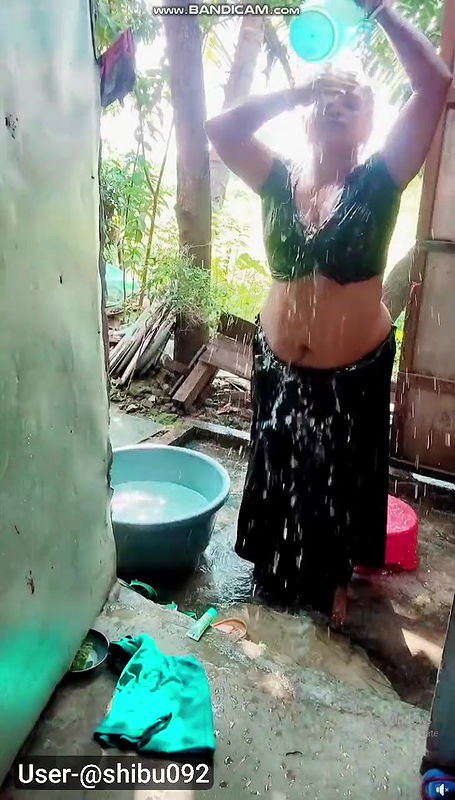 Youtuber Bathing vlogs