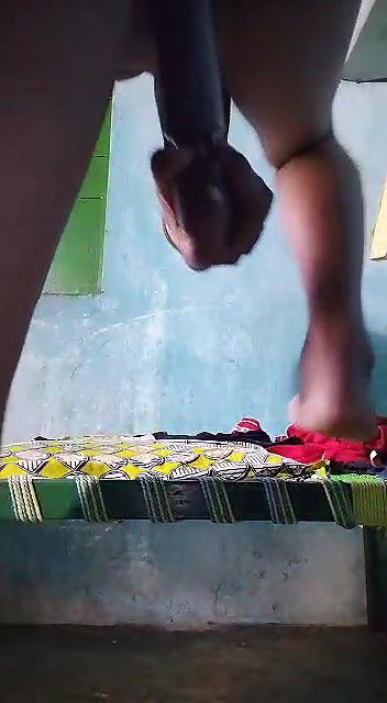 Unsatisfied Bhabhi Mastrubating With Belon