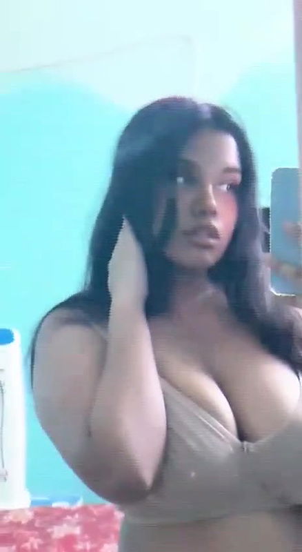 Hot sexy babe tease with her big dark nipple seduce in selfie