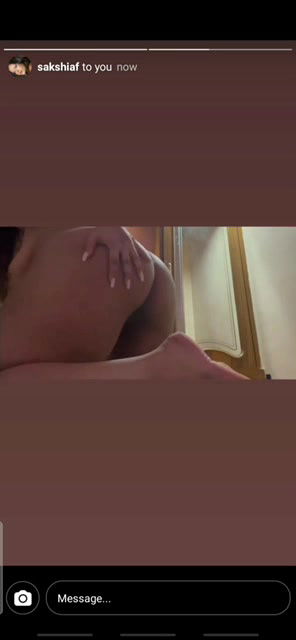 Insta paid desi bhabhi showing boobs and slapping her ass