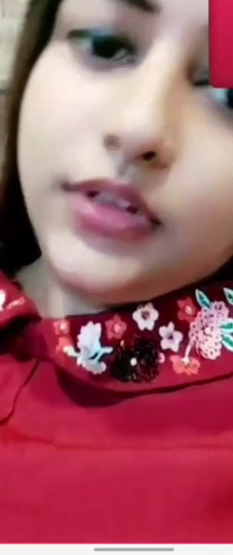 Indian Beautiful Mal Showing Boobs