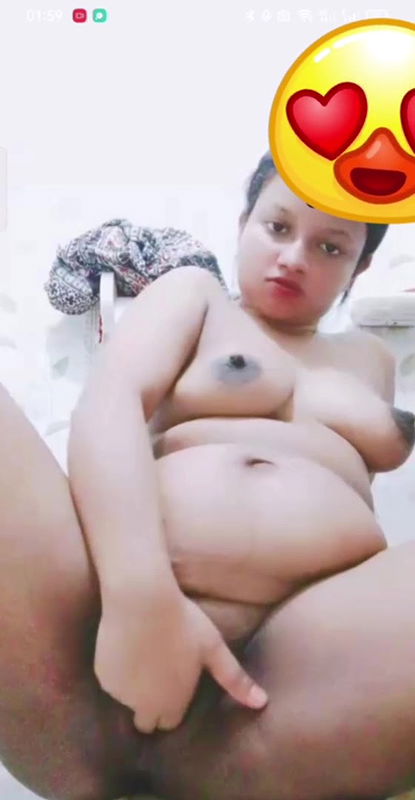 Hot horny desi babe hard pussy fingering with face in video call