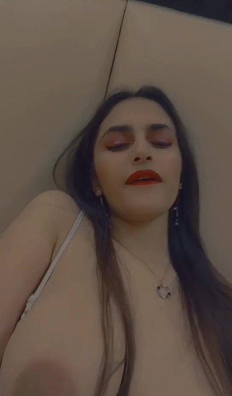 Hot rich bhabhi masturbating