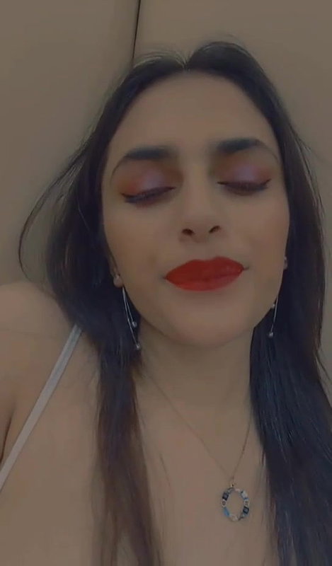 Hot rich bhabhi masturbating