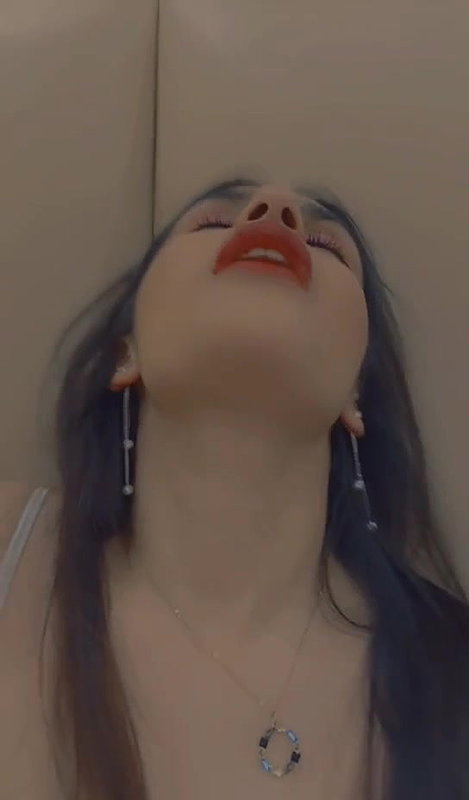 Hot rich bhabhi masturbating